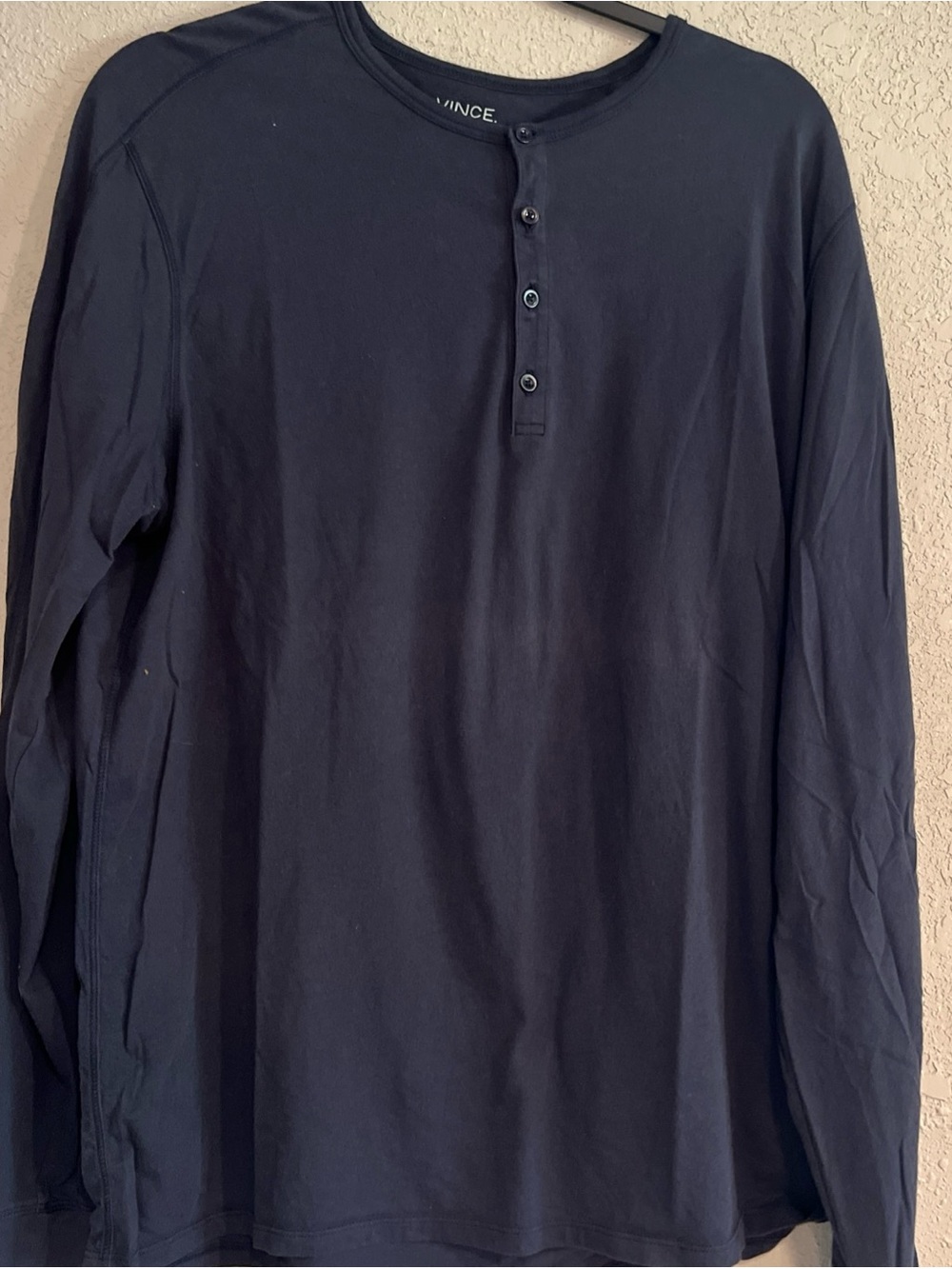 Vince Men’s Long-Sleeve Pima  Cotton  Shirt in Black 1/4 Button EUC